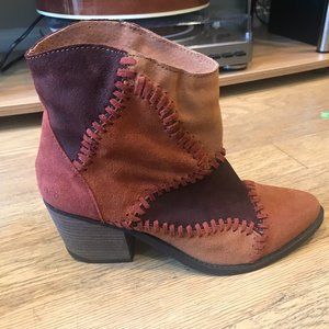 Musse & Cloud Women's Jaeda Ankle Bootie